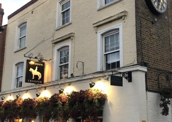 Windsor Hotel | The Windsor Trooper Pub & Inn