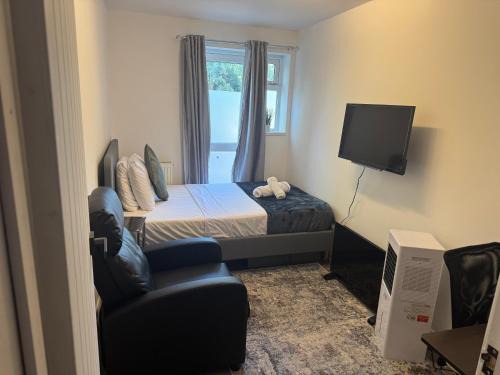 Birmingham House | The Wing Home Stay