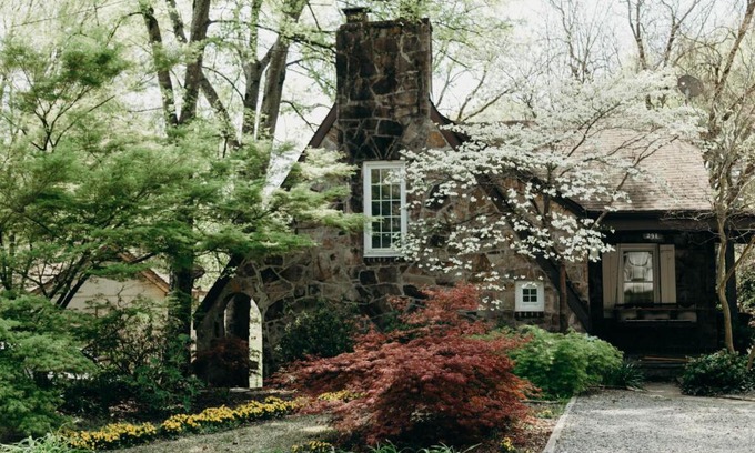 Hot Springs House | The Woodlawn Tudor