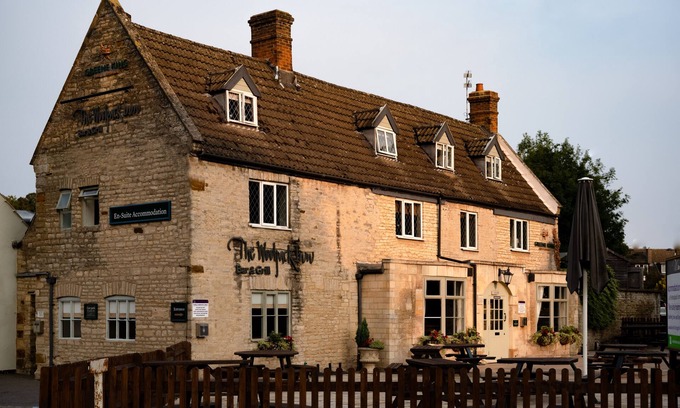 Twywell House | The Woolpack Inn Islip