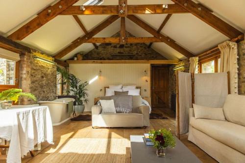 Lifton Apartment | The Yard at Borough Farm
