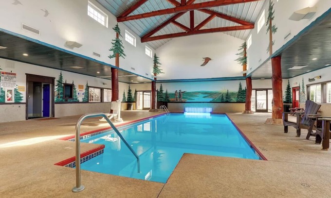 Columbia Hotel | Themed Suite w/Whirlpool & Fireplace! Stoney Creek Columbia | 3 Units