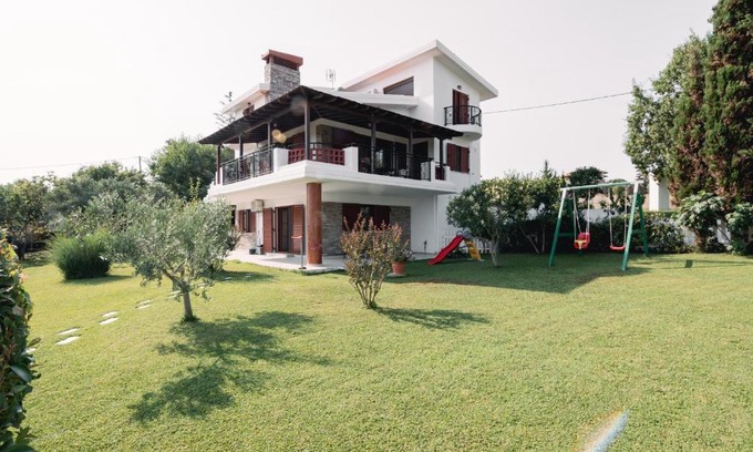 Alexandroupoli Apartment | Theoni’s country house with garden and sea view