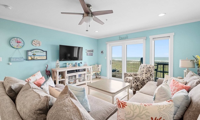 Port Aransas Condo | Third Floor, Pool, Steps to Beach - Beach Haven