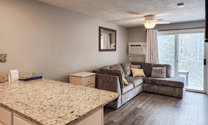 Gilford Condo | Third-floor resort condo with pool & tennis, walk to Lake Winnipesaukee beach