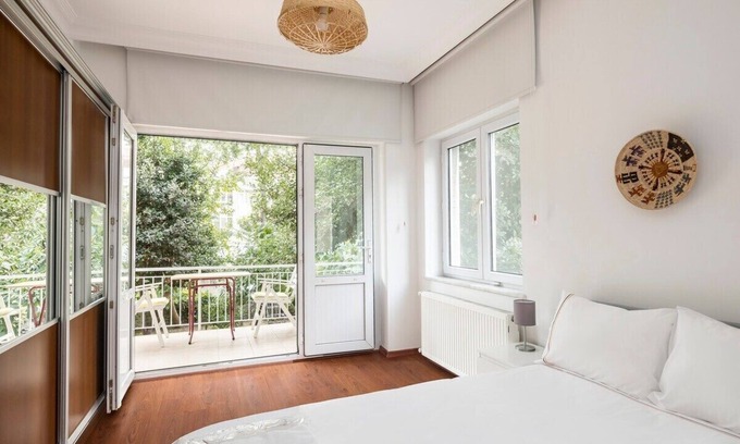 Bebek Apartment | This apartment is a 2 bedroom(s), 1 bathrooms, located in Beşiktaş, İstanbul.