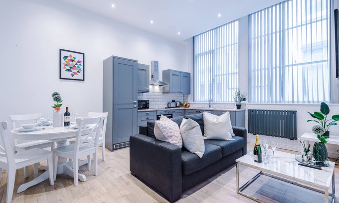 Liverpool City Centre Apartment | This apartment is a 2 bedroom(s), 2 bathrooms, located in Liverpool, .