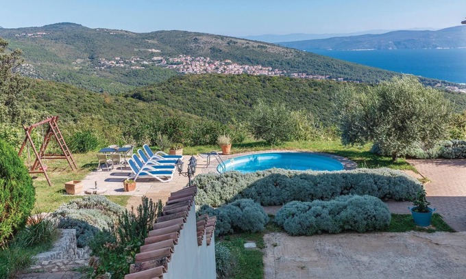 Gondolici Apartment | This beautiful apartment with swimming pool awaits you in Gondolici, near Labin.
