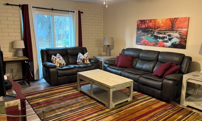 Gainesville Condo | This condominium is a 2 bedroom(s), 1 bathrooms, located in Gainesville, FL.