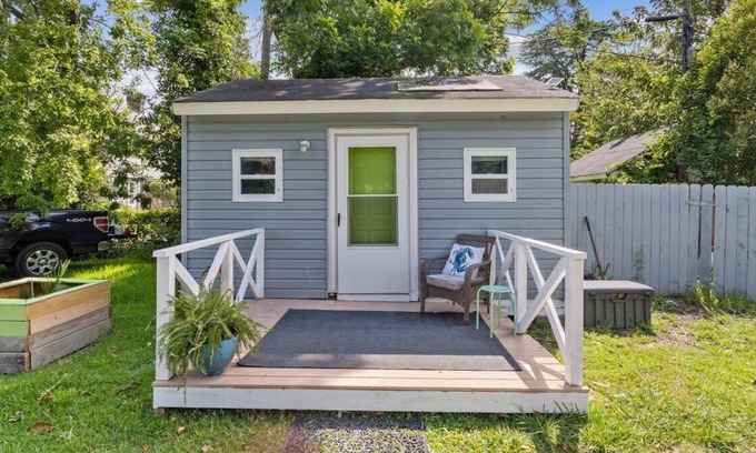 Newport News Cottage | This cottage is a 0 bedroom(s), 1 bathrooms, located in Newport News, VA.