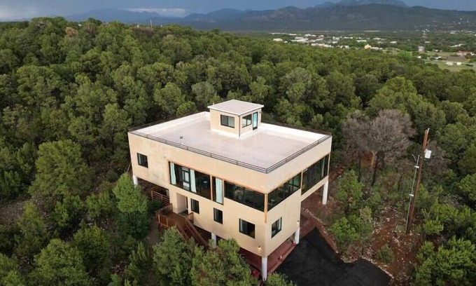 Zuzax House | This listing is disabled