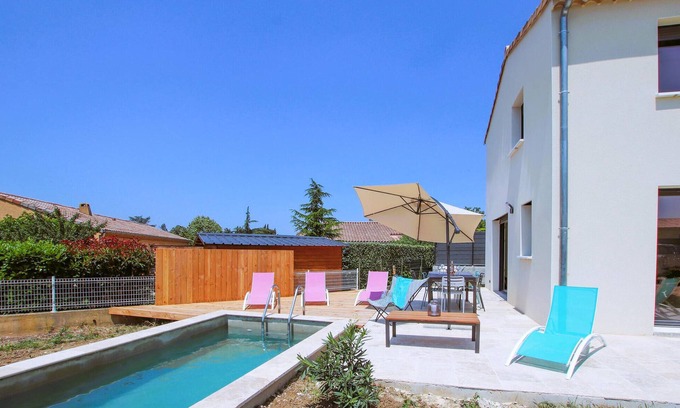 Cleon-d'Andran House | This luxurious Provençal villa with swimming pool welcomes you in Cléon d' Andran.