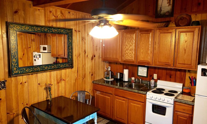 Cascade-Chipita Park Cabin | This mountain cabin is perfect for a couple or single person get away.
