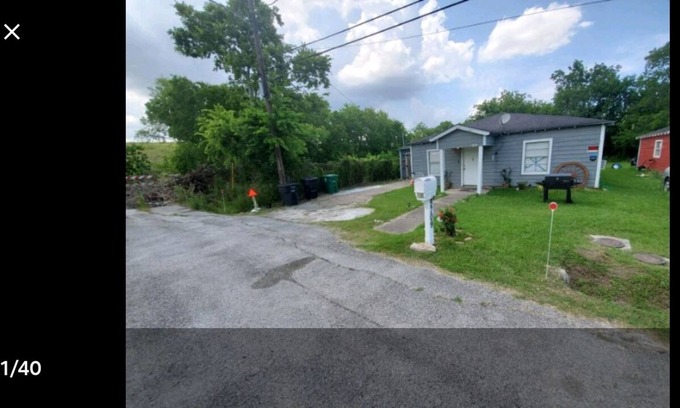 Jacinto City House | This property has been sold and is no longer available. Please book elsewhere