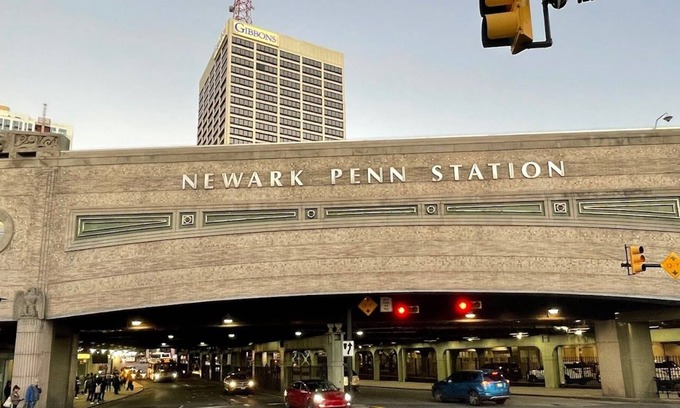 Irvington House | This stylish place to stay is perfect for group trips to NYC!