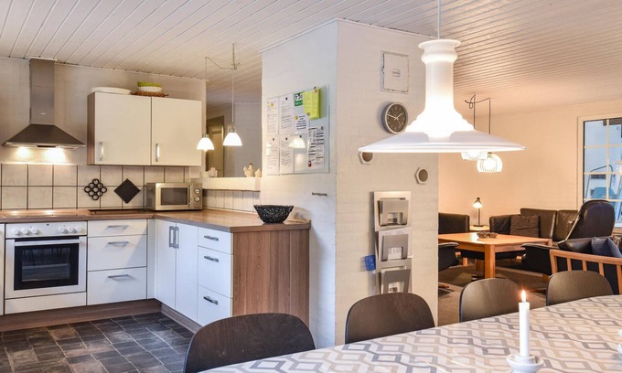 Husby House | This thatched vacation home offers optimal conditions for both a relaxing and an active vacation.