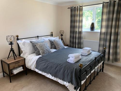 Witney House | Thorn House a beautiful large house in Witney