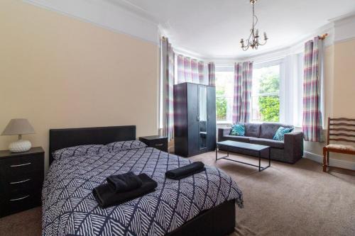 Shirley House | Thornbury Guest House Room 1