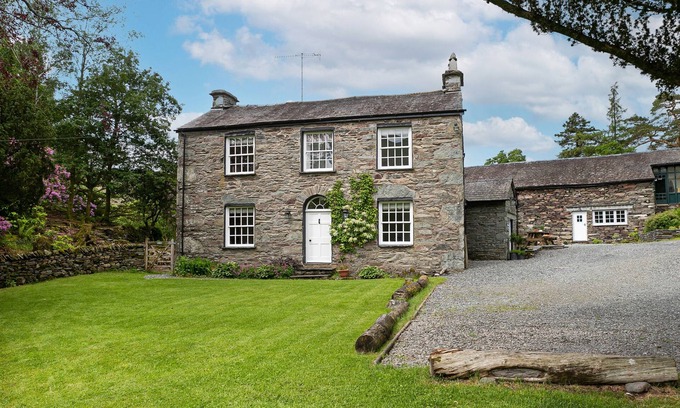 Grasmere House | THORNEY HOW, pet friendly, character holiday cottage in Grasmere