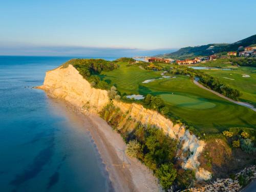 Kavarna Resort | Thracian Cliffs Golf & Beach Resort