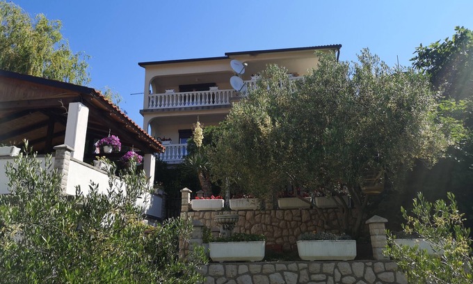Lopar Apartment | Three bedroom apartment with balcony Lopar, Rab (A-18896-a)