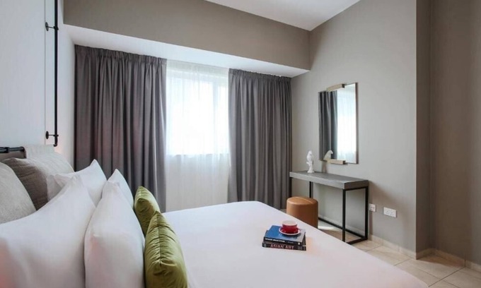 Dubai Marina Hotel | Three Bedroom Apartment In Marina By E R