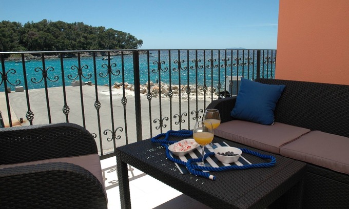 Prizba Apartment | Three bedroom apartment near beach Prižba, Korčula (A-14499-b)