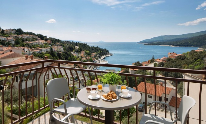 Rabac Apartment | Three bedroom apartment with terrace and sea view Rabac, Labin (A-9670-a)