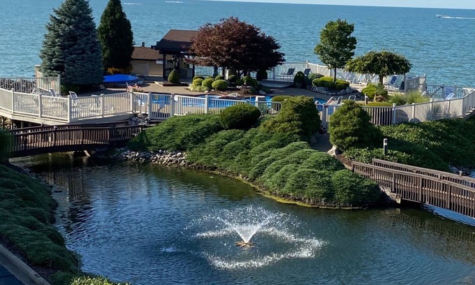 Port Clinton Condo | Three Bedroom Condo - Spectacular View Of Lake Erie!