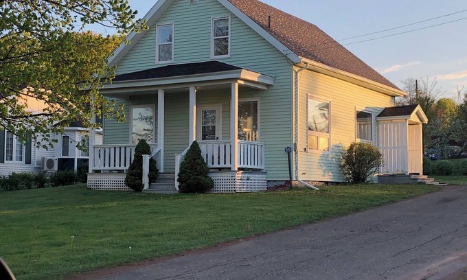 North Rustico House | Three-bedroom house located minutes away from all amenities in North Rustico