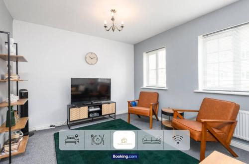 Ashford House | Three Bedroom House By The Yuma Homes Short Lets & Serviced Accommodation In Ashford With Free Wifi & Free Parking