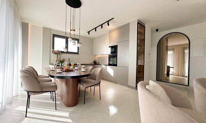 Kozino Apartment | Three-Bedroom Penthouse with Infinity Pool (The Skyview Penthouse) - S4