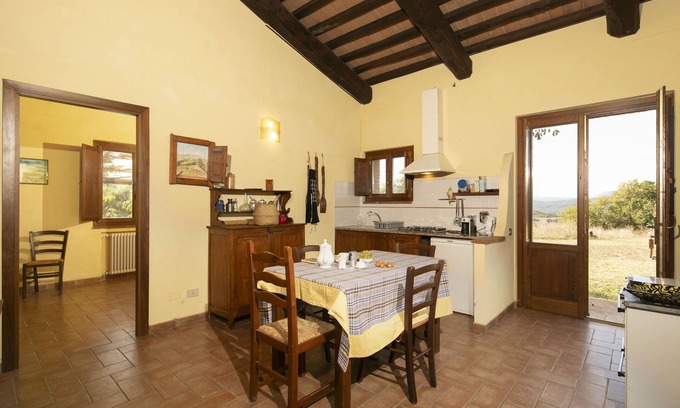 Pomarance Apartment | Three-room apartment on the ground floor with equipped patio