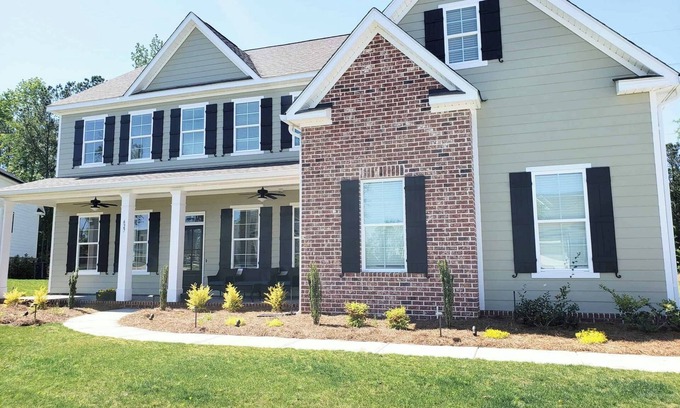 Evans House | Tickets & Badges Available! Large Open Home Perfect for Entertaining Clients