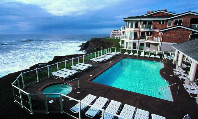 Depoe Bay Resort | Tidal pools and “spouting horns” to explore