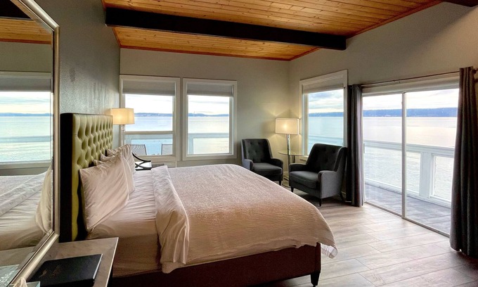Port Townsend Hotel | Tides Inn & Suites