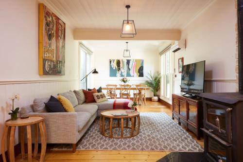 Bright Apartment | Tiffany's Cottages