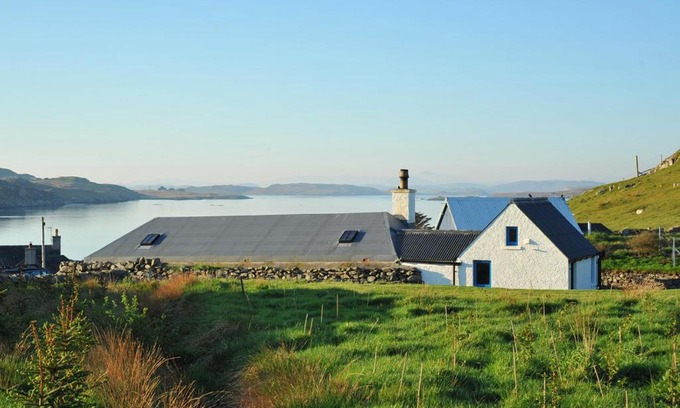 Isle of Lewis House | Tigh Bhisa Blackhouse