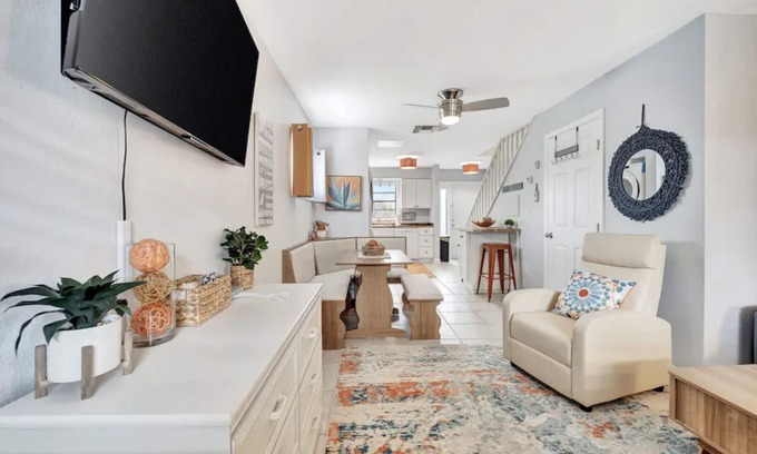 Truckland House | TIKI RETREAT