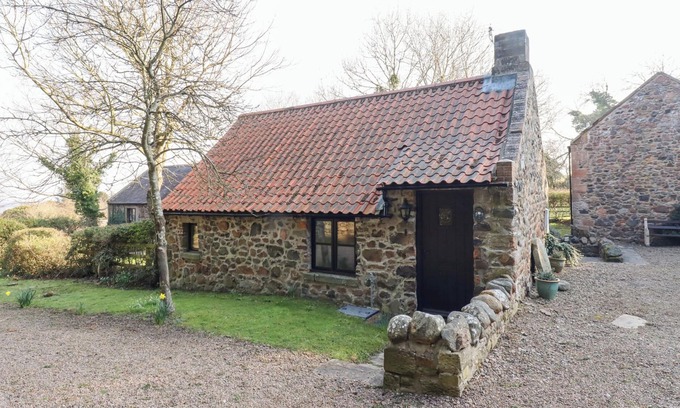 Akeld Cottage | TILE ROUGE, pet friendly, character holiday cottage in Wooler
