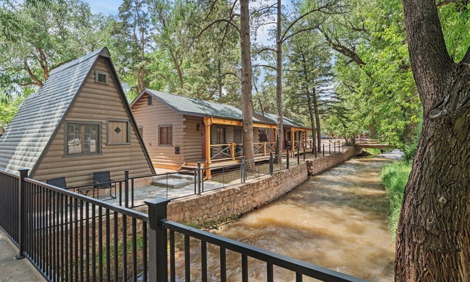 Colorado Springs Cabin | Timber Lodge Cabin 6