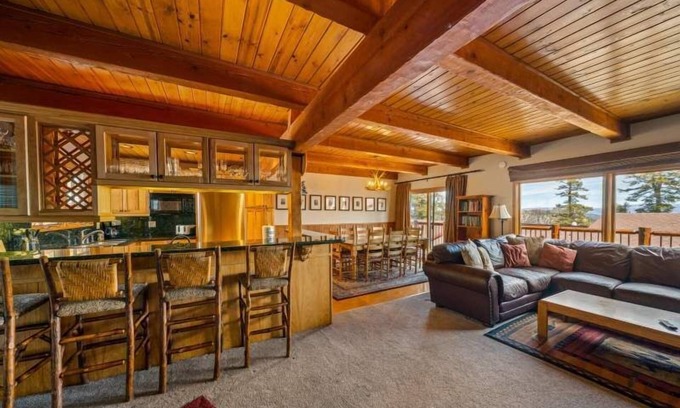 Mammoth Lakes Condo | Timber Ridge #2 - Ski in/Ski Out to Eagle Lodge - right by trail out