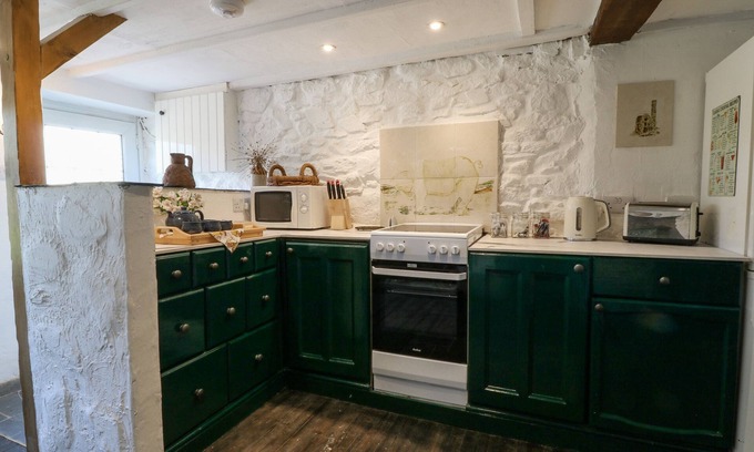 Gunnislake Cottage | TINNERS, romantic, character holiday cottage in Gunnislake