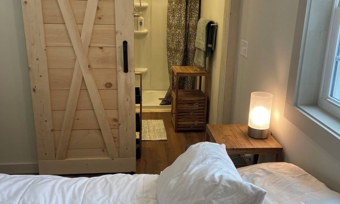 South End Cabin | Tiny detached bunky in heart of south end arts district