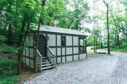 Sevierville House | Tiny Home Cottage Near the Smokies #6 Greta