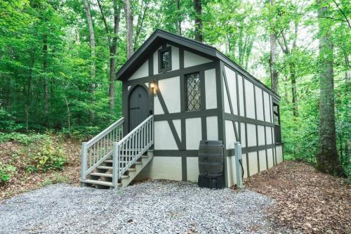 Sevierville House | Tiny Home Cottage Near the Smokies #9 Frieda