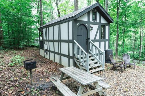 Sevierville House | Tiny Home Cottage Near the Smokies #1 Olga