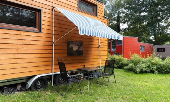 Kloster Lehnin House | Tiny Home 'Ernesto' with Private Garden, Wi-Fi and Air Conditioning