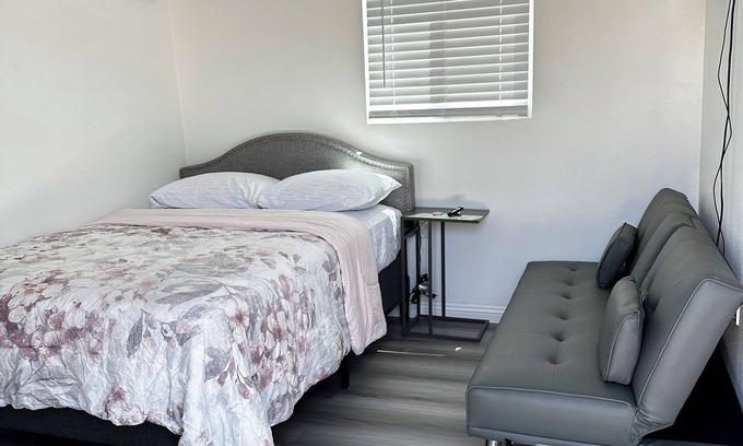 Moreno Valley House | Tiny house, private with Free parking.