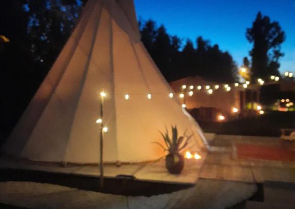 Lembeke Other | Tipi Marie met hotutub in de tuin